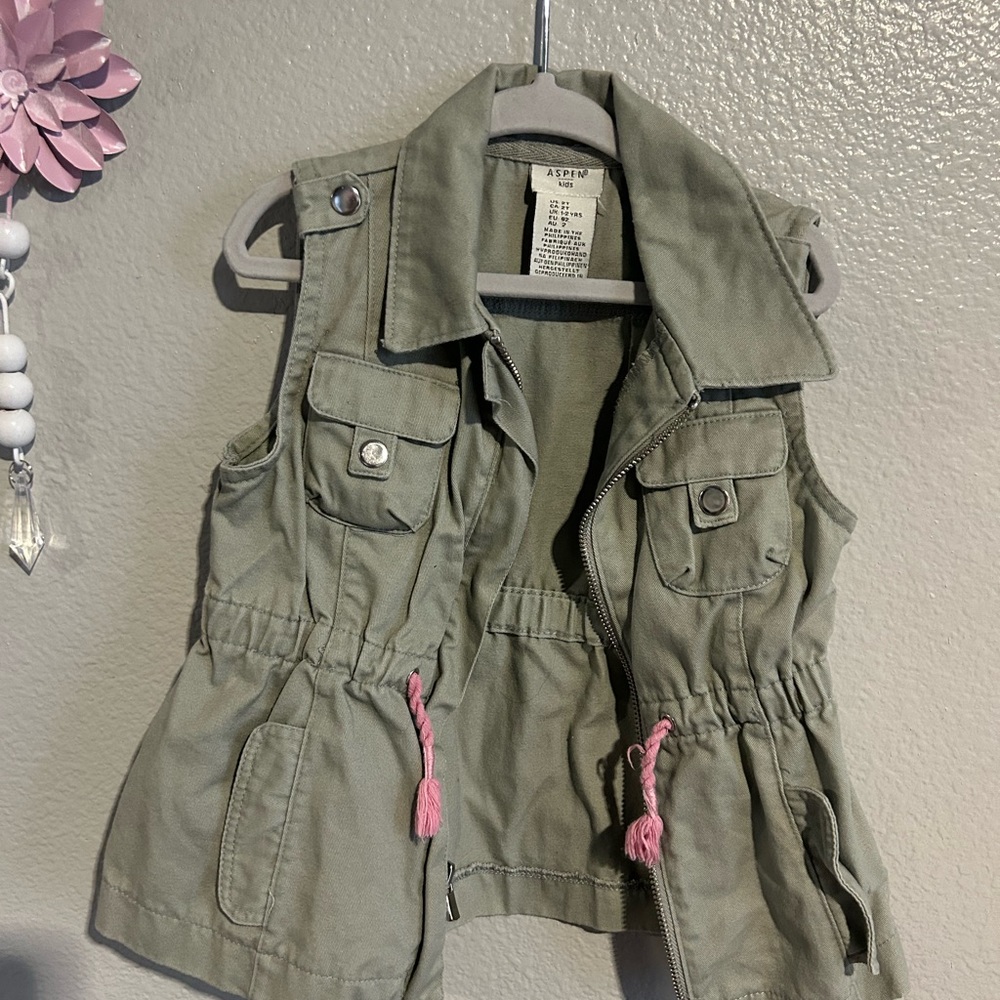 Green vest girls toddler 2 T